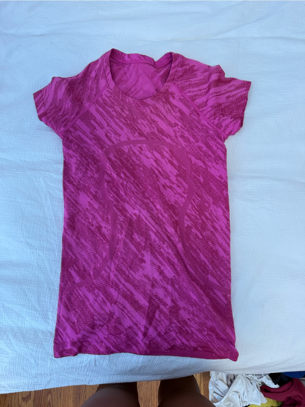 lululemon athletica Magenta Short Sleeve Seamless Tee